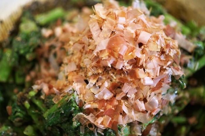 ■和の晩ご飯２品【マグロ丼・掻き菜の胡麻味噌マヨ和え】どちらも５分で出来ちゃいます♪_b0033423_23125584.jpg