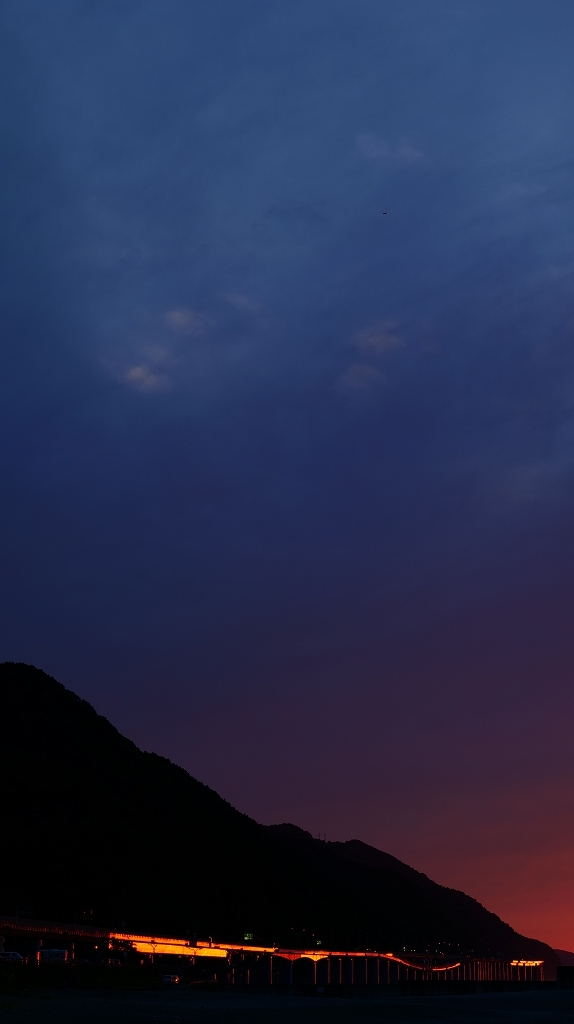 Sun rise to Sun set  LUMIX S5 光を追い求めての旅　Day4　Final 日本海　親不知　その2 45分間のドラマ_f0050534_21432720.jpg