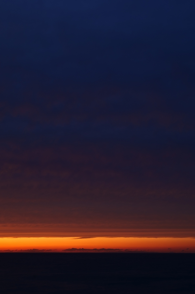 Sun rise to Sun set  LUMIX S5 光を追い求めての旅　Day4　Final 日本海　親不知　その2 45分間のドラマ_f0050534_21440584.jpg