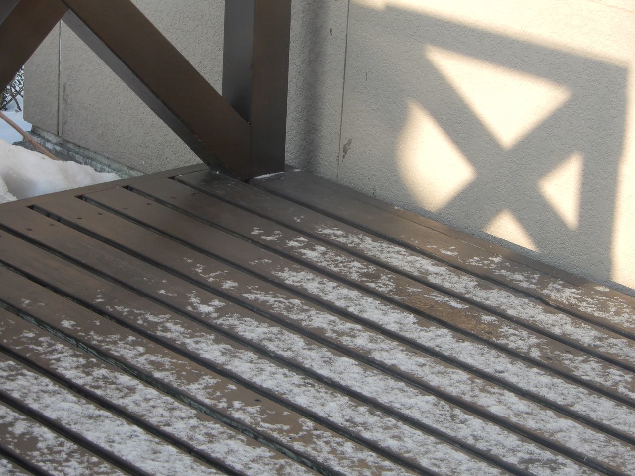 昨日に比べると寒いですがプラスになりました_c0025115_21153858.jpg