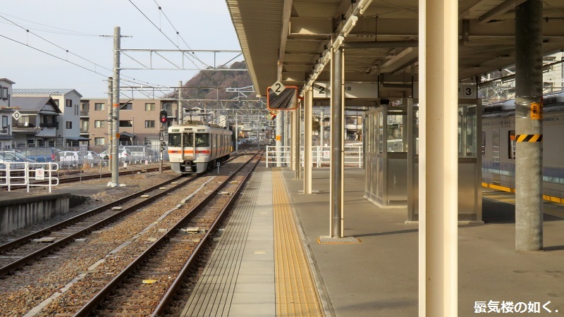 キヤ95系軌道・電気総合試験車 DR1編成と出会いました、身延駅ホームでゆるキャン△S2探訪時に_e0304702_08130969.jpg
