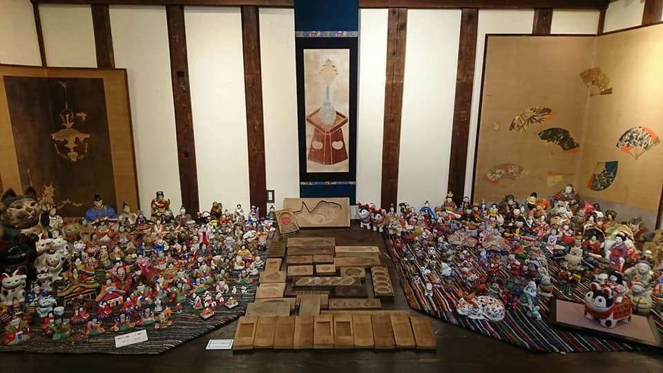 蔵織の雛人形&土人形展スタート!&いろいろなチラシ。_e0046190_16563051.jpg
