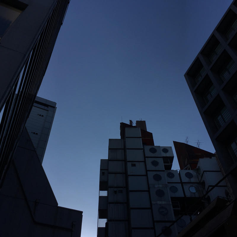 中銀カプセルタワーの不思議な魅力_c0060143_18194590.jpg