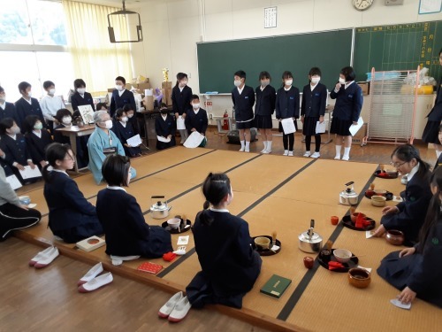 金生第2小学校のお茶クラブ_e0181051_17530492.jpg