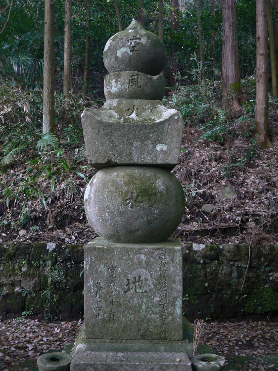 2007/3/31【神奈川県小田原花見】幽邃の長興山しだれ桜と玉宝寺五百羅漢【春日局の小田原墓】_b0116271_21270901.jpg
