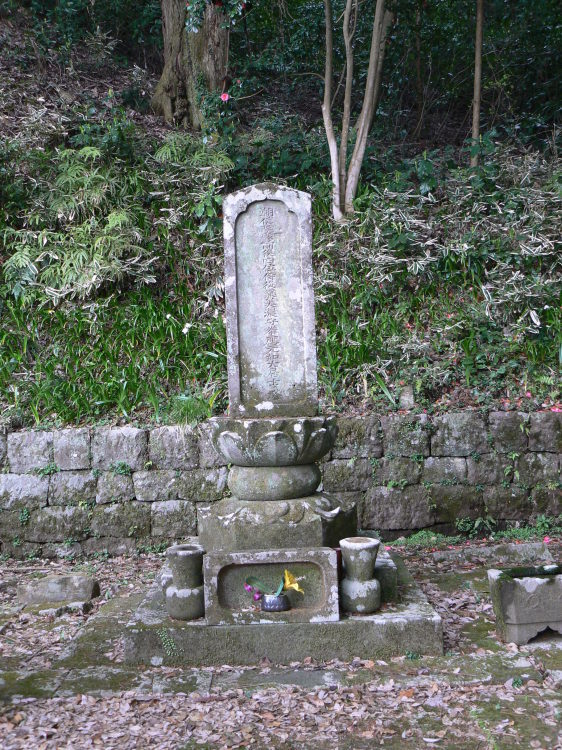 2007/3/31【神奈川県小田原花見】幽邃の長興山しだれ桜と玉宝寺五百羅漢【春日局の小田原墓】_b0116271_21271467.jpg