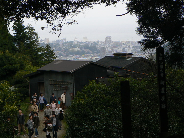 2007/3/31【神奈川県小田原花見】幽邃の長興山しだれ桜と玉宝寺五百羅漢【春日局の小田原墓】_b0116271_21294430.jpg