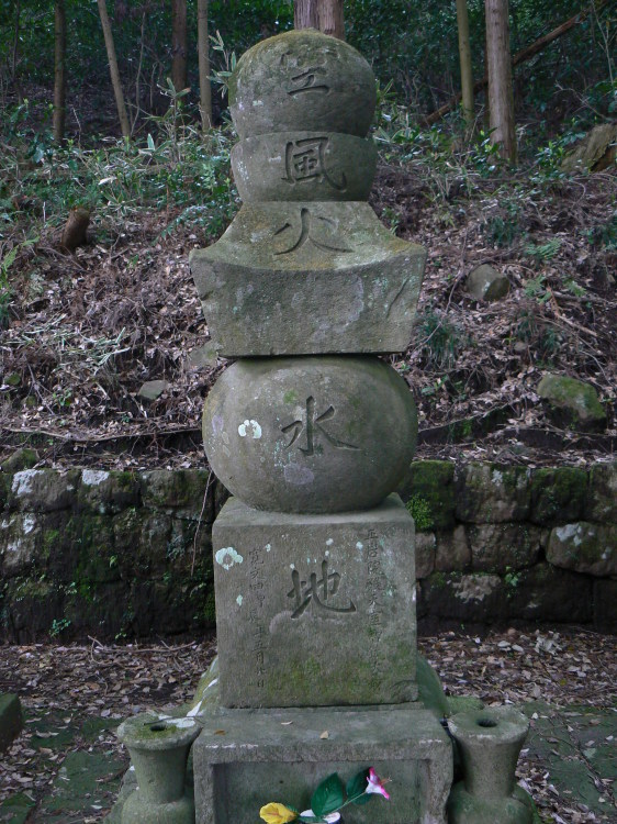 2007/3/31【神奈川県小田原花見】幽邃の長興山しだれ桜と玉宝寺五百羅漢【春日局の小田原墓】_b0116271_21294765.jpg