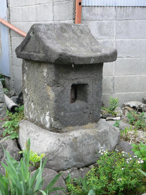 2007/3/31【神奈川県小田原花見】幽邃の長興山しだれ桜と玉宝寺五百羅漢【春日局の小田原墓】_b0116271_21390937.jpg