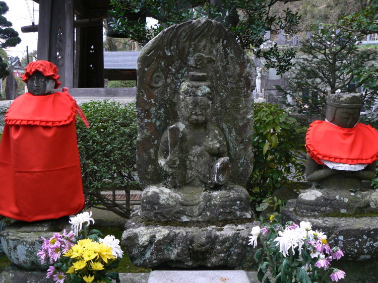 2007/3/31【神奈川県小田原花見】幽邃の長興山しだれ桜と玉宝寺五百羅漢【春日局の小田原墓】_b0116271_21532373.jpg