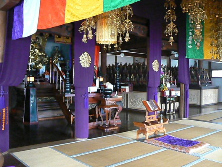2007/3/31【神奈川県小田原花見】幽邃の長興山しだれ桜と玉宝寺五百羅漢【春日局の小田原墓】_b0116271_21532498.jpg