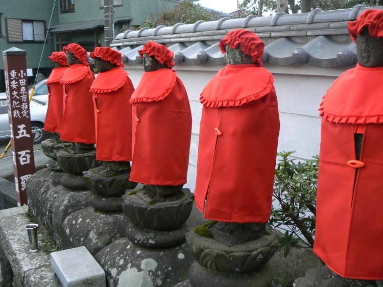 2007/3/31【神奈川県小田原花見】幽邃の長興山しだれ桜と玉宝寺五百羅漢【春日局の小田原墓】_b0116271_21594343.jpg