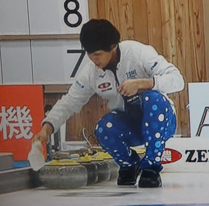 藤澤五月選手の挑戦 ミックスダブルスカーリング選手権のユニフォーム 楽餓鬼