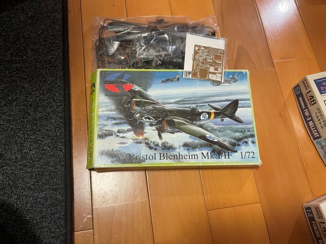 【返品送料無料】 奥さん！ 零戦、F6F お得だよ！ アリイのキットが入ったよ！ 航空機・ヘリコプター