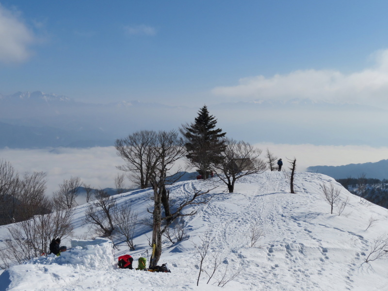 快晴の　猪臥山 (1,518.8M)    下山 編_d0170615_21543847.jpg