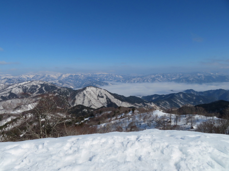 快晴の　猪臥山 (1,518.8M)    下山 編_d0170615_21544968.jpg