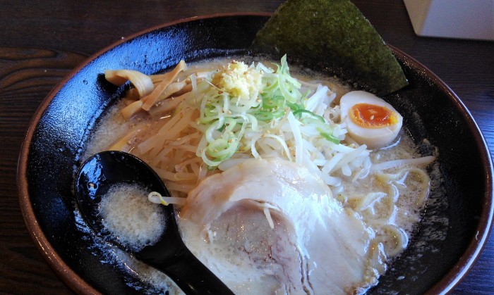 ■お外ラーメン【味噌の金子でマスク会食/愛川ブランド酒饅頭】_b0033423_00442221.jpg