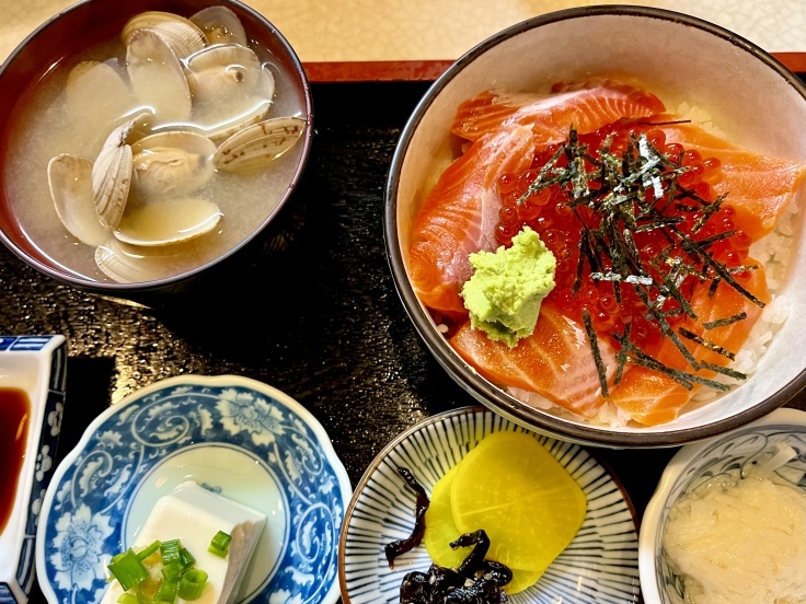 鮭イクラ丼@幸喜寿し(立川)やはりウマイ♪_c0212604_12314872.jpeg