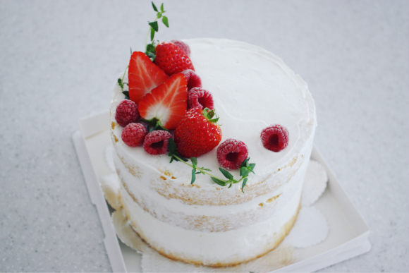 ベリーをたっぷり使った素敵なネイキッドケーキ 太田さちかブログ ギフトに恋して ベリーをたっぷり使った素敵なネイキッドケーキ 太田さちかブログ ギフトに恋して