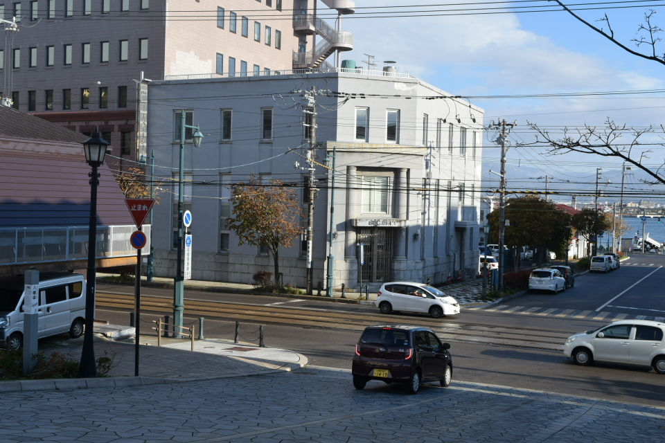 函館市末広町の旧函館貯蓄銀行本店(函館の建築再見2021)_f0142606_13364579.jpg