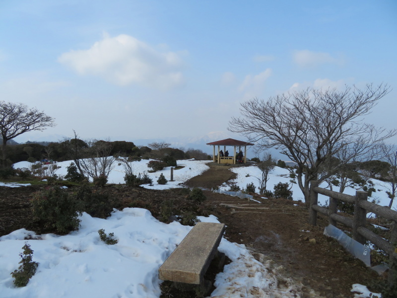 登山者が多かった 養老山 (859M) 登頂・下山 編_d0170615_22413274.jpg