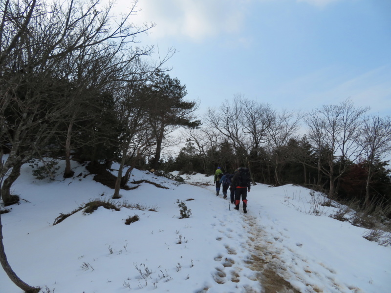 登山者が多かった 養老山 (859M) 登頂・下山 編_d0170615_22414187.jpg