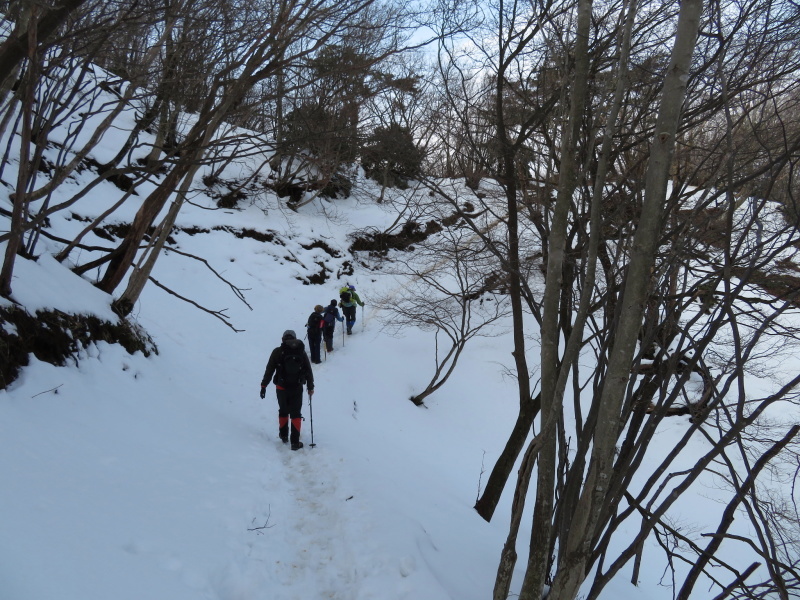 登山者が多かった 養老山 (859M) 登頂・下山 編_d0170615_22421654.jpg