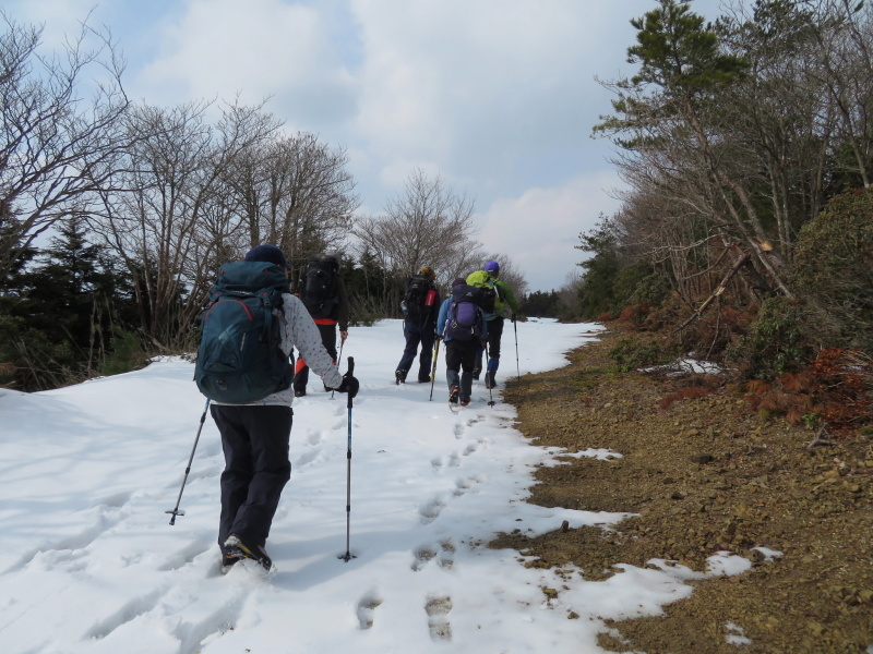 登山者が多かった 養老山 (859M) 登頂・下山 編_d0170615_22422680.jpg