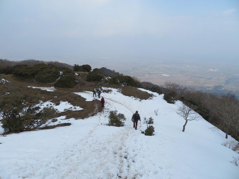 登山者が多かった 養老山 (859M) 登頂・下山 編_d0170615_22425852.jpg