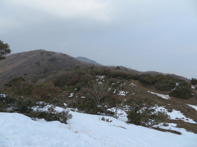 登山者が多かった 養老山 (859M) 登頂・下山 編_d0170615_22430977.jpg