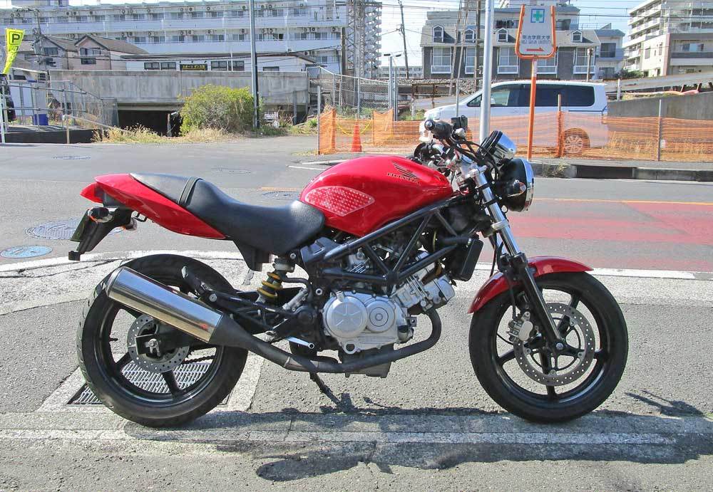 H原サン号 Vtr250のタイヤ交換とステムベアリング交換とfフォークの仕様変更 Part1 バイクパーツ買取 販売 バイクバッテリーのフロントロウ H原サン号 Vtr250のタイヤ交換とステムベアリング交換とfフォークの仕様変更 Part1 バイクパーツ買取 販売 バイクバッテリーのフロントロウ