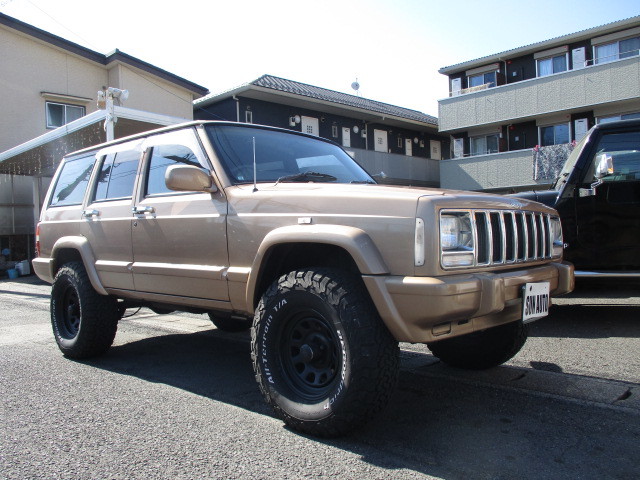 中古車 Xj チェロキー 入庫しました サンオート 中古車 販売店 ジープ ラングラー Jl Jk Tj チェロキー ４ ４ Life スタッフ日記