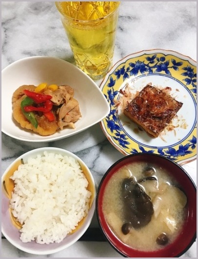 ヒヨドリとメジロの待遇の違い😅_d0017632_23472845.jpeg