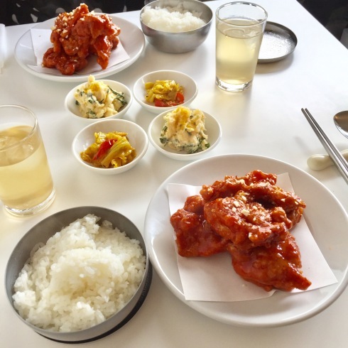 韓国料理 目黒 NOON で美味しいヤンニョムチキンランチ_f0054260_05291802.jpg