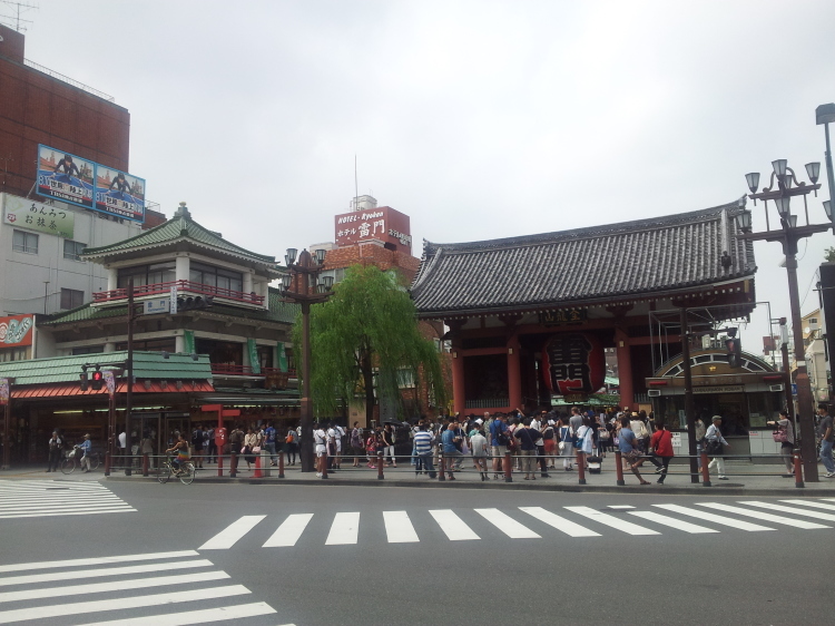 2013/7-9【写真日記】浅草日輪寺と平将門首塚、浅野内匠頭切腹の地、芝大門、五島美術館の古墳、マルナン渋谷閉店_b0116271_10043892.jpg