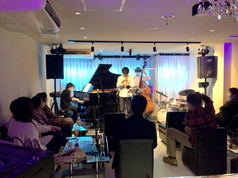 広島　Jazzlive Cominジャズライブカミン  明日3月5日からの演目_b0115606_12522797.jpeg