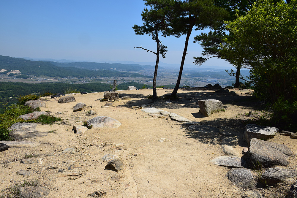 桃太郎伝説の地、鬼ノ城跡を歩く。 その4 <南門・第3水門>_e0158128_19495903.jpg