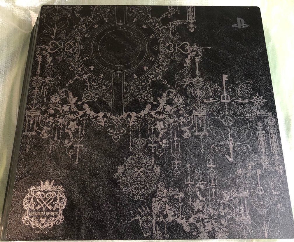 KH3仕様のPS4 Pro同梱版「PS4 Proキングダムハーツ3 KH3仕様のPS4 Pro同梱版「PS4 Proキングダムハーツ3