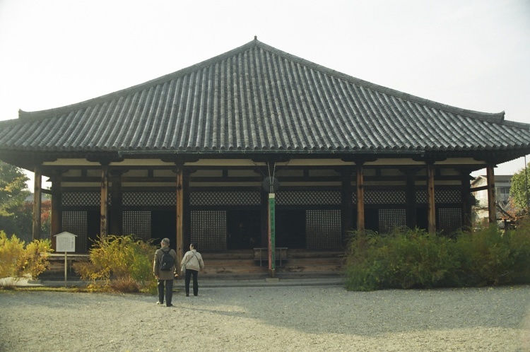 2005/11【奈良京都】紅葉だけをひたすら愛でる三日間の旅【酒船石遺構見に行く】１-2日目奈良（飛鳥）_b0116271_00105160.jpg