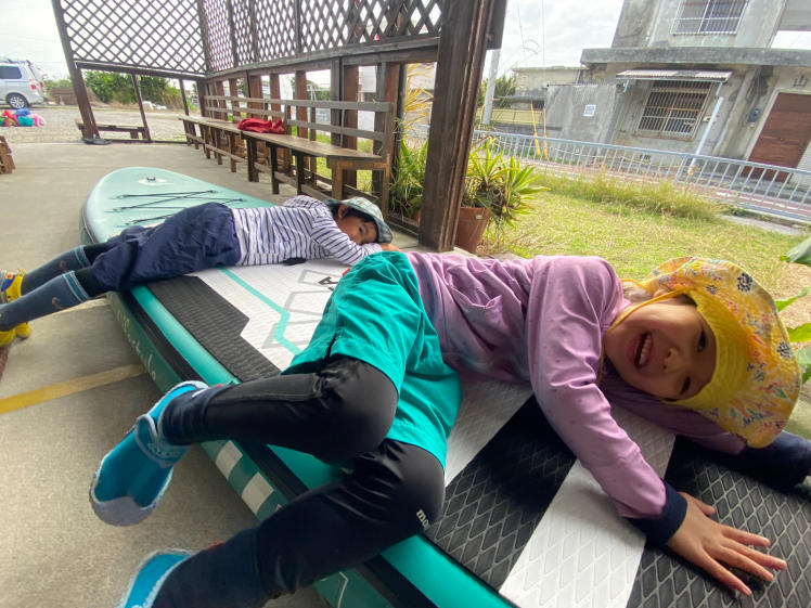 春のあおぞら学童クラブ〔3/6〕今年最初の海遊びは、SUPに乗って青い海にこぎ出そう〜!足湯に焚き火にあったまるイベントも!_d0363878_20490508.jpg