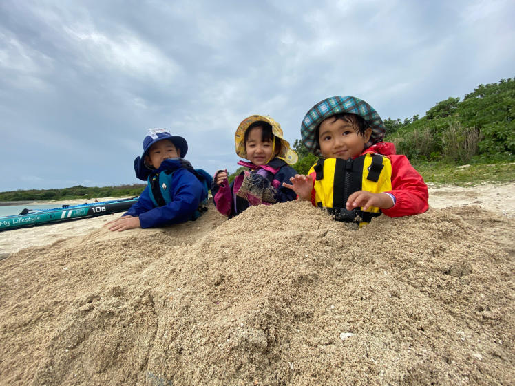 春のあおぞら学童クラブ〔3/6〕今年最初の海遊びは、SUPに乗って青い海にこぎ出そう〜!足湯に焚き火にあったまるイベントも!_d0363878_20523461.jpg
