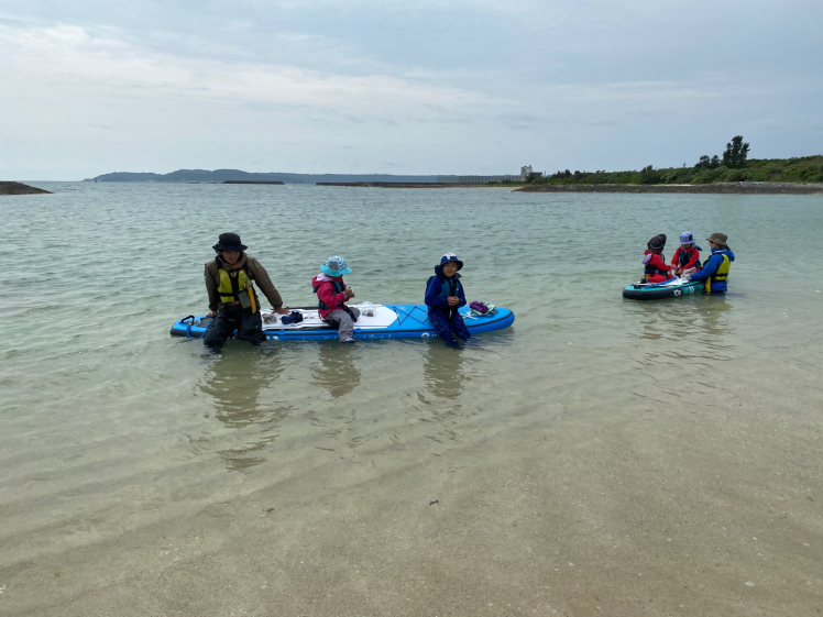 春のあおぞら学童クラブ〔3/6〕今年最初の海遊びは、SUPに乗って青い海にこぎ出そう〜!足湯に焚き火にあったまるイベントも!_d0363878_20530509.jpg