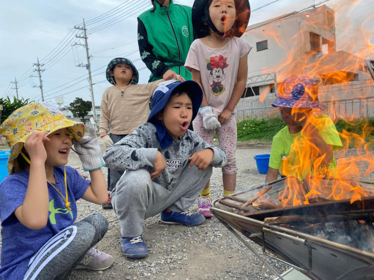 春のあおぞら学童クラブ〔3/6〕今年最初の海遊びは、SUPに乗って青い海にこぎ出そう〜!足湯に焚き火にあったまるイベントも!_d0363878_20571027.jpg