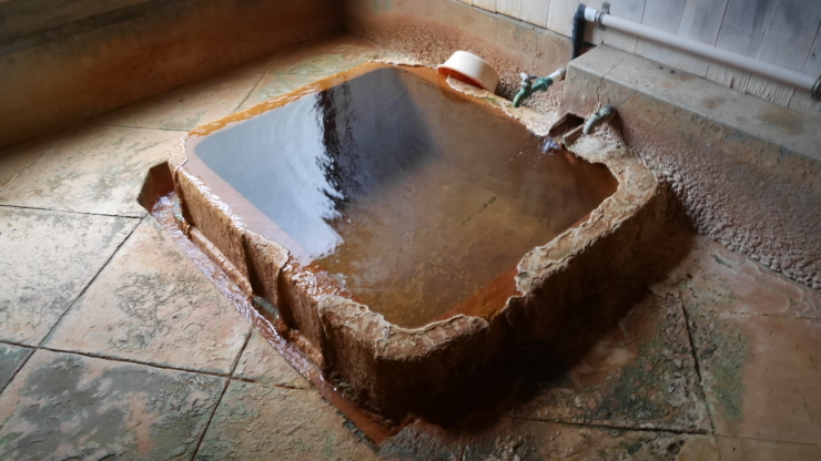 三瓶高原の片隅に沸く濃厚な炭酸の湯-小屋原温泉・熊谷旅館_a0385880_19511528.jpg