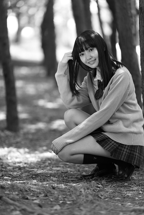 潮見凪紗ちゃん60 : モノクロポートレート写真館