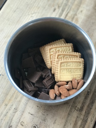 バレンタインは気持ちが大事 オーブントースターで焼きチョコクッキー 六丁目日記 バレンタインは気持ちが大事 オーブントースターで焼きチョコクッキー 六丁目日記