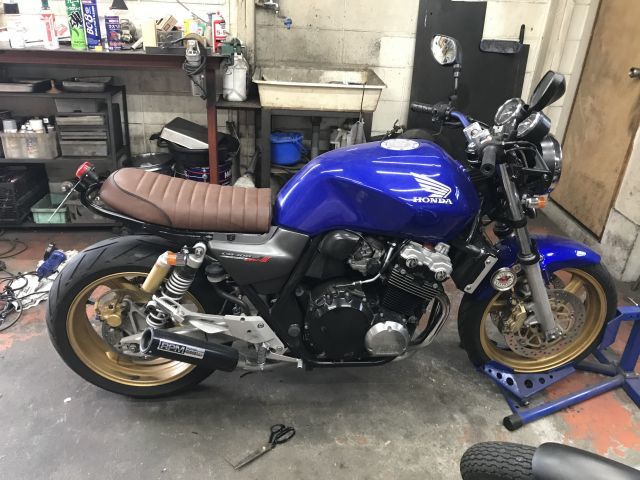 CB400SF シート