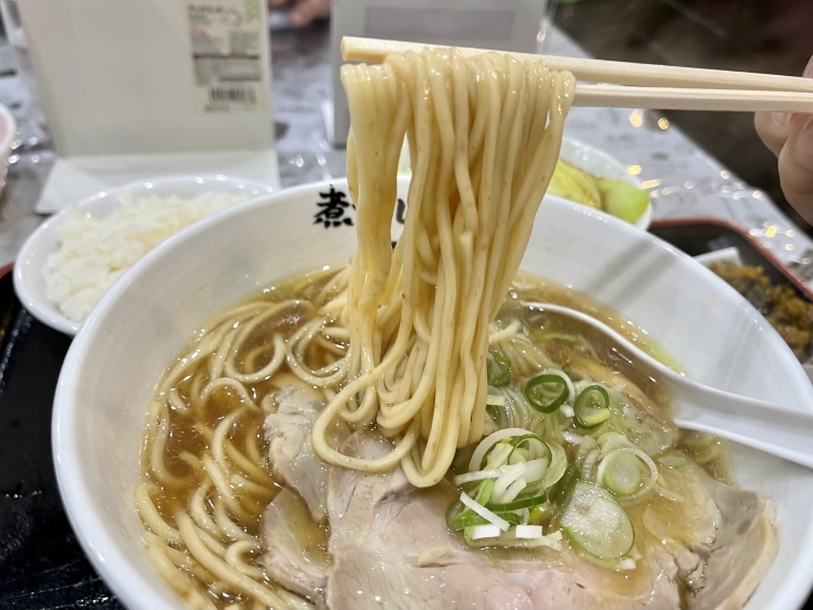 あっさり味玉ラーメンと茹でキャベツ(小ライスつき)@煮干しラーメン青樹(立川)_c0212604_12354875.jpeg