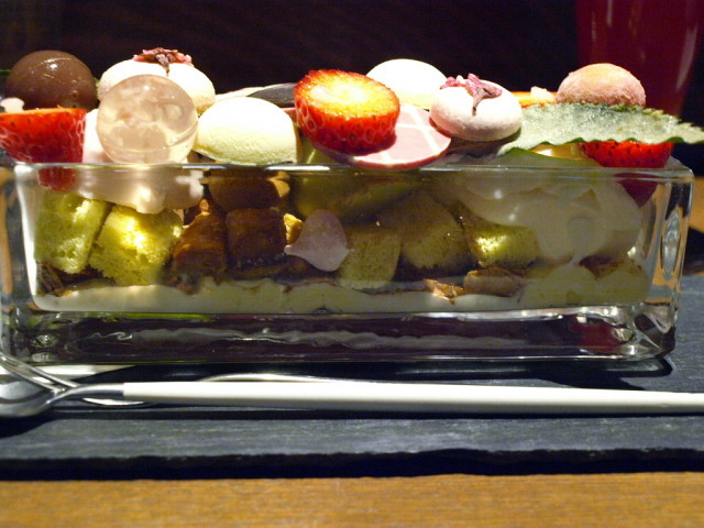 札幌 パフェテリア ミル その9(パフェ 桜ぼんぼん)_d0153062_20520854.jpg