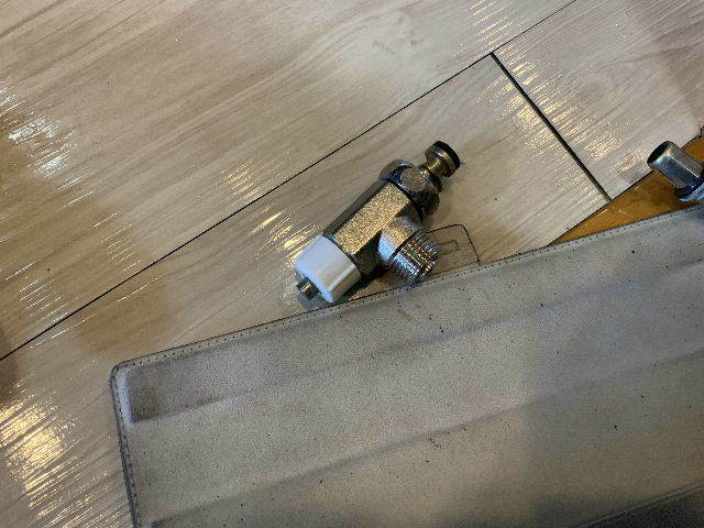 H物件・新兵器投入と止水栓_f0031037_19160514.jpg
